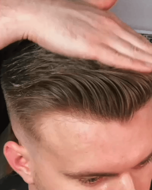 nałóż na suche włosy